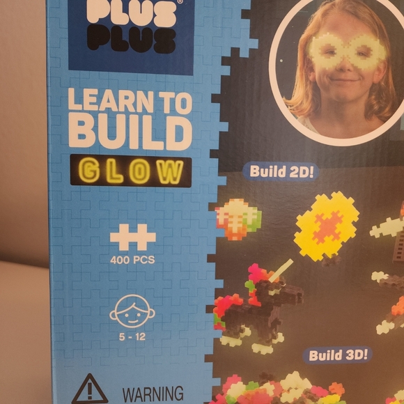PLUS PLUS LEARN TO BUILD NEON GLOW BASE PLATE BUILDING SET, 400 PCS. NEW/SEALED - Picture 2 of 6
